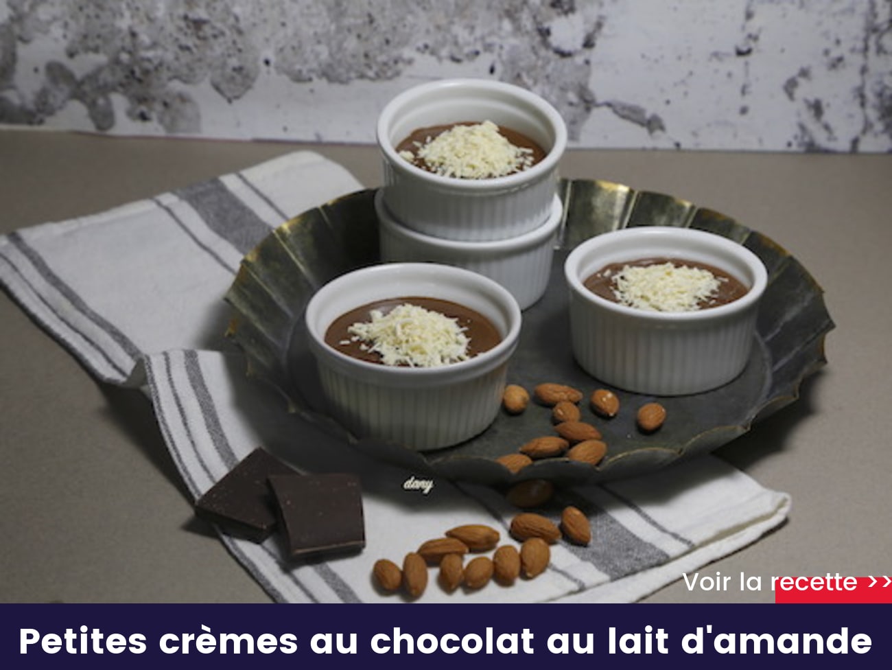 Petites crèmes au chocolat au lait d'amande